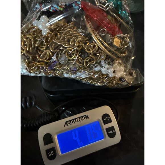 4lb 0.5oz Mixed Crafting Jewelry Beads & Components For Repurposing - Picture 1 of 3